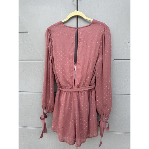 Lulu’s Closer Look Dusty Rose Mauve Swiss Dot Tie Sleeve Romper Womens Sz S NWT - Picture 14 of 16